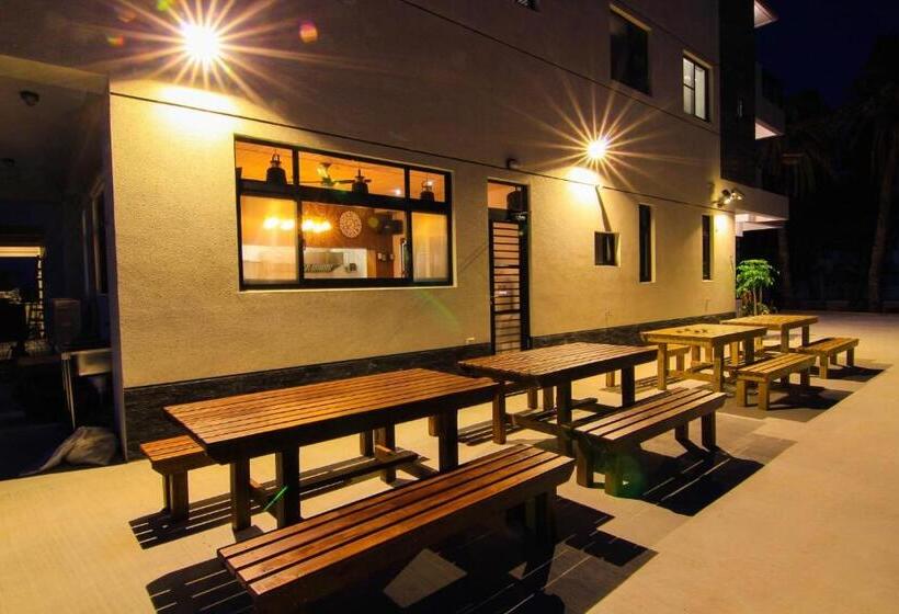 تختخواب و صبحانه Air Force