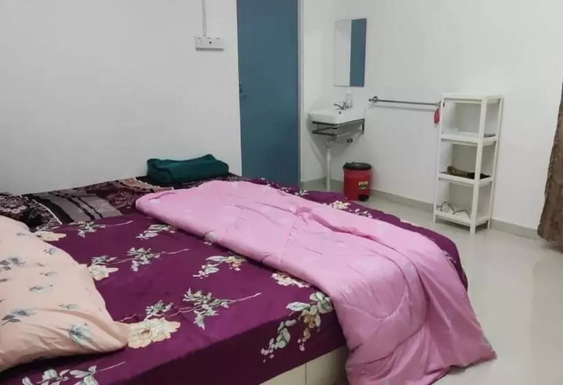 تختخواب و صبحانه Airport Kelantan Homestay & Transit