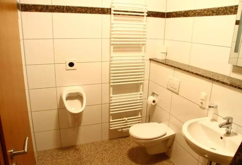 Aamiaismajoitus (B&B) Bistro Im Ring