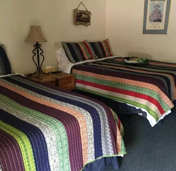 Dusty Boots Motel & Cafe