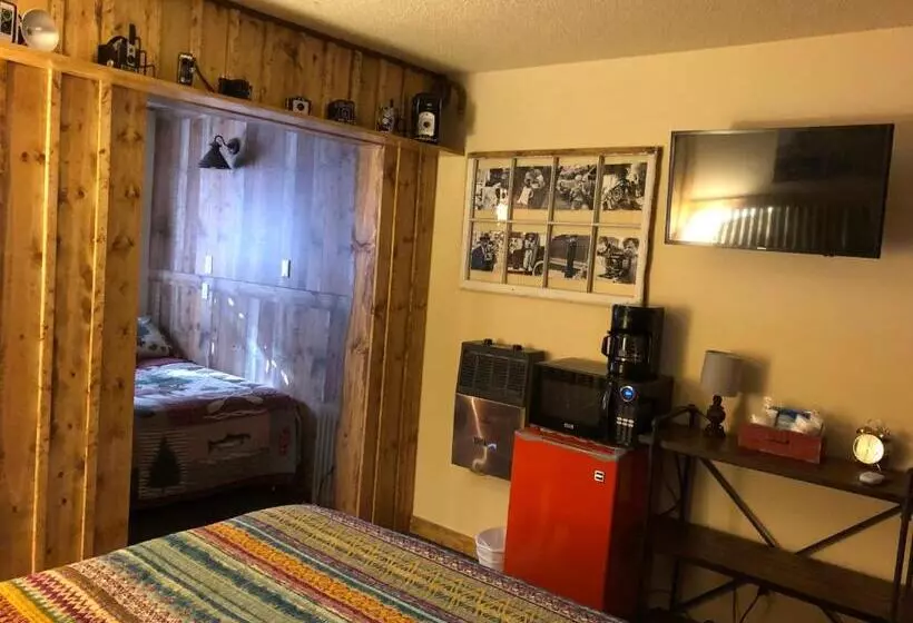 Dusty Boots Motel & Cafe