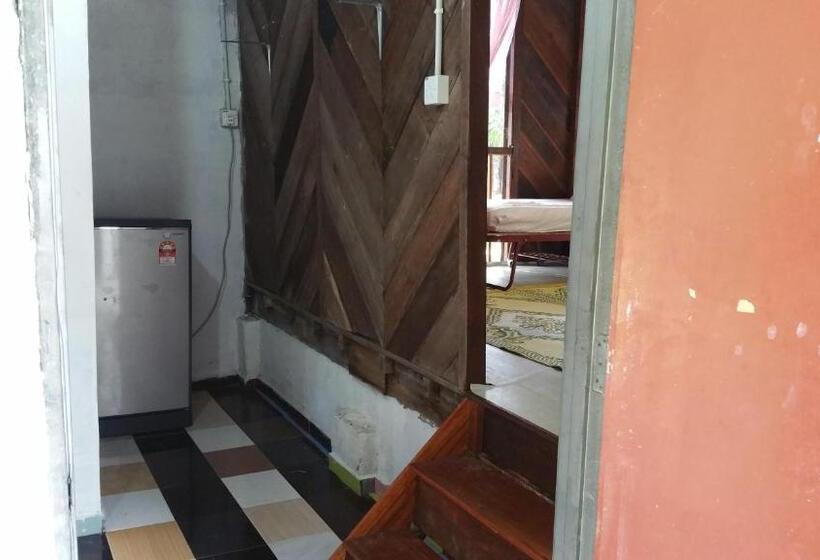 Hotell Chalet Kampong Semawar