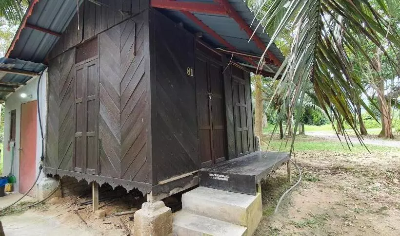 ホテル Chalet Kampong Semawar