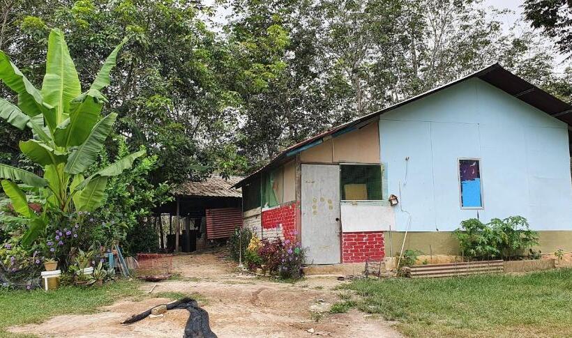 Hotell Chalet Kampong Semawar