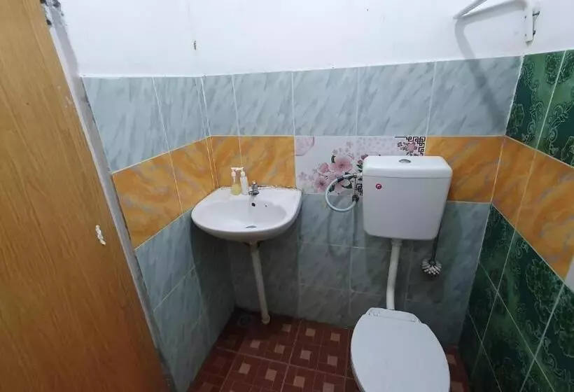 ホテル Chalet Kampong Semawar