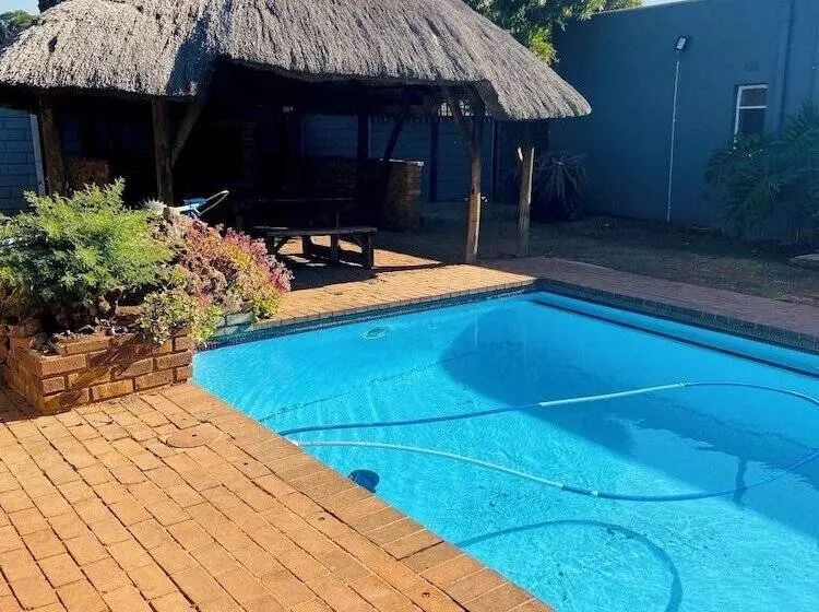 ペンション Airport Imperial Guest House