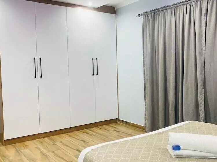 ペンション Airport Imperial Guest House