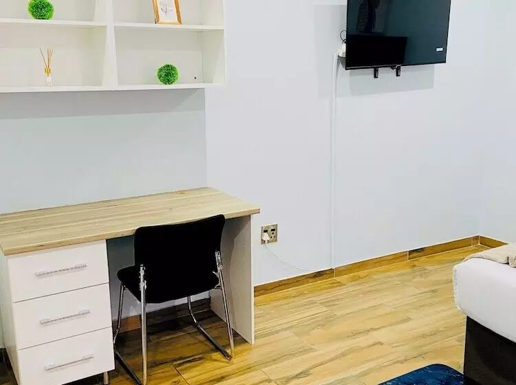 ペンション Airport Imperial Guest House