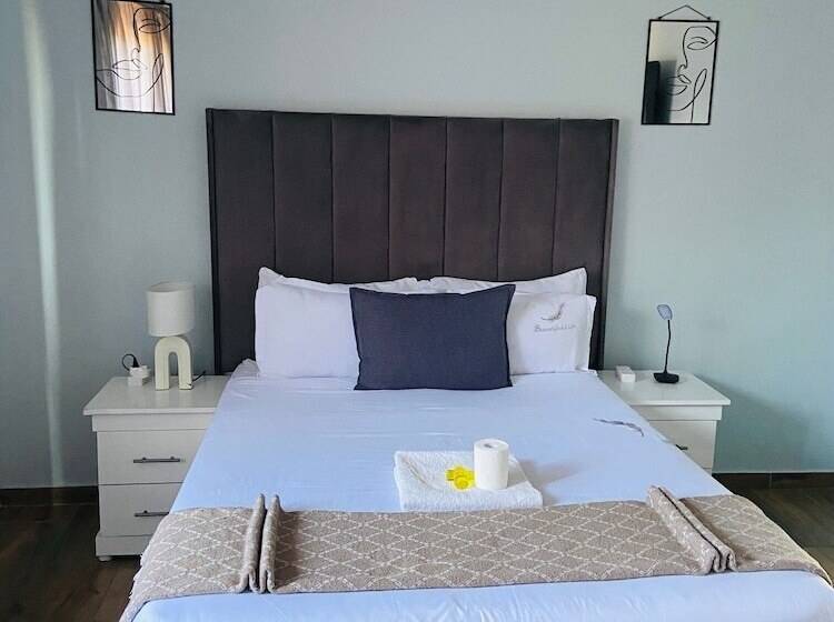 פנסיון Airport Imperial Guest House