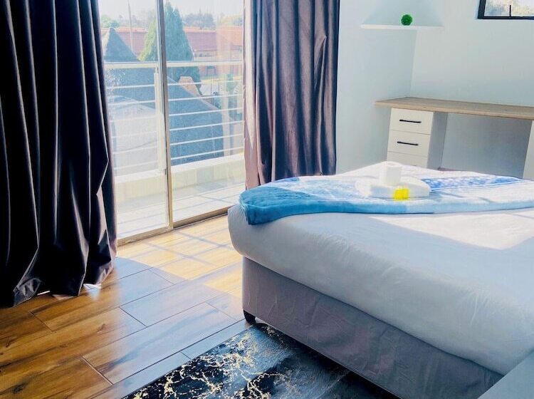 פנסיון Airport Imperial Guest House