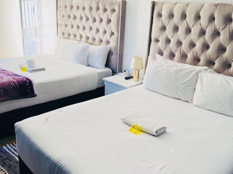 פנסיון Airport Imperial Guest House