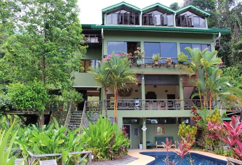 Pensão Nanga Damai Homestay