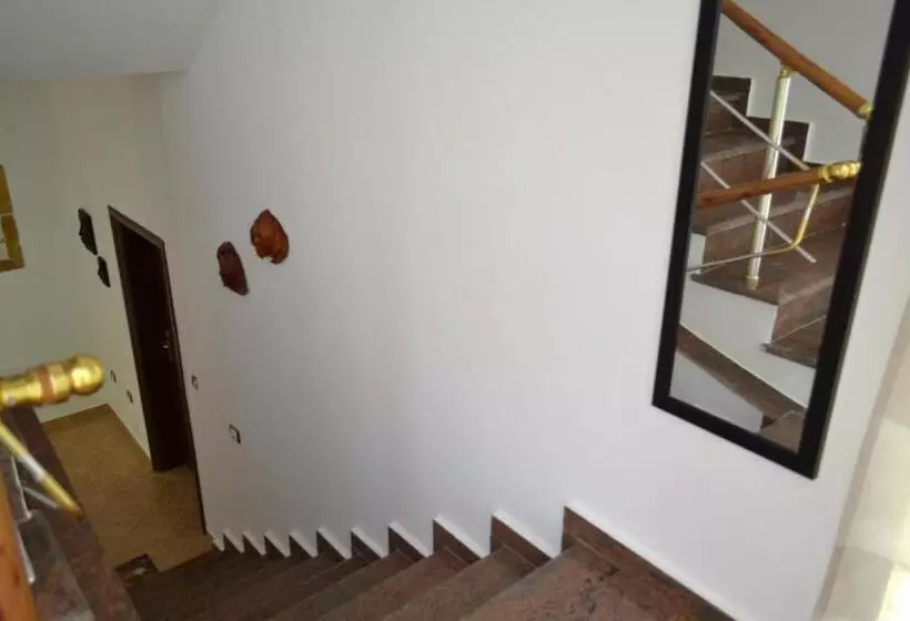 Majatalo Nuovo Sun Golem