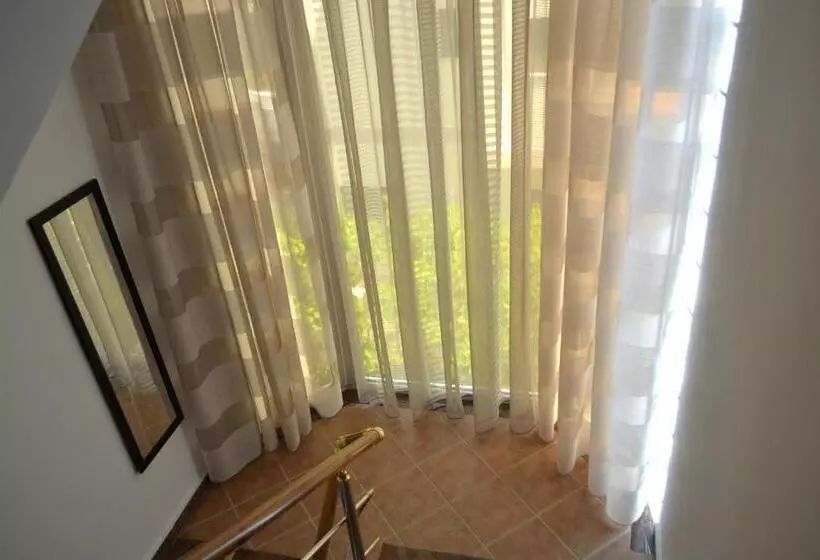 Majatalo Nuovo Sun Golem