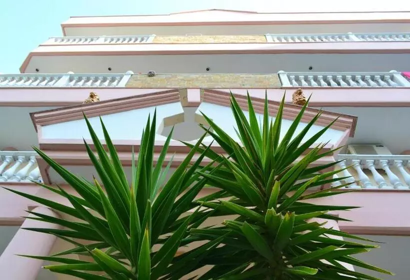 Majatalo Nuovo Sun Golem