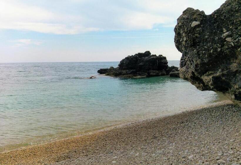 پانسیون Penelope S Rooms