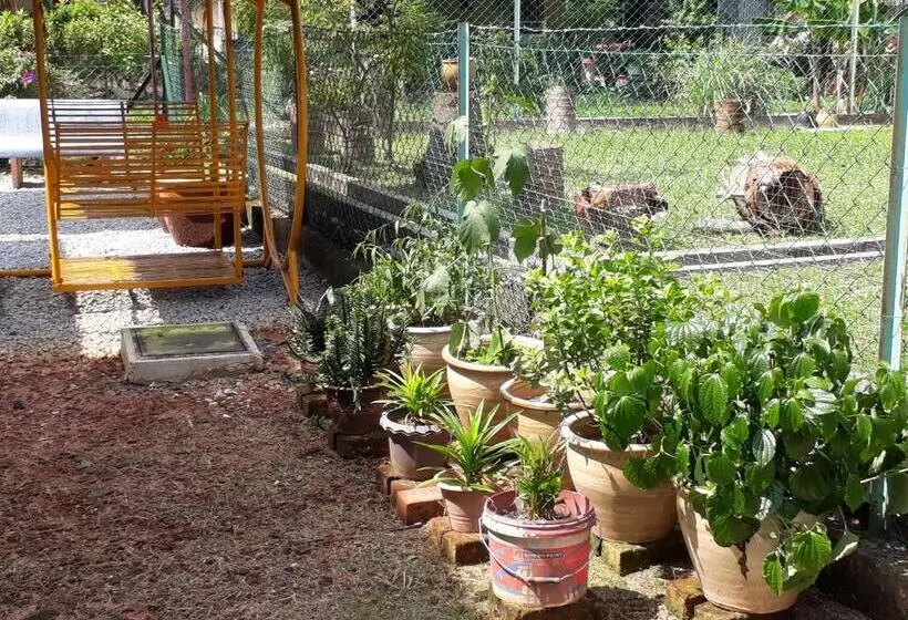 ペンション Teratak Opah Kamunting