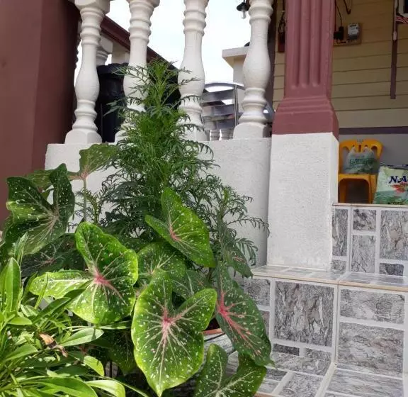 ペンション Teratak Opah Kamunting