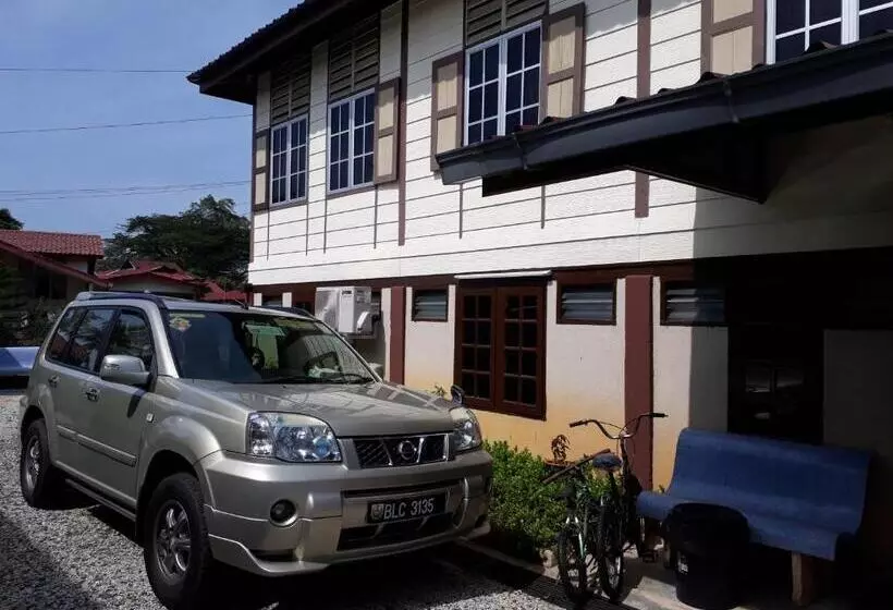 ペンション Teratak Opah Kamunting