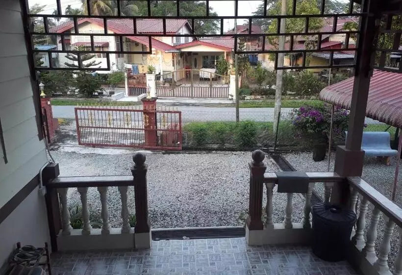 ペンション Teratak Opah Kamunting