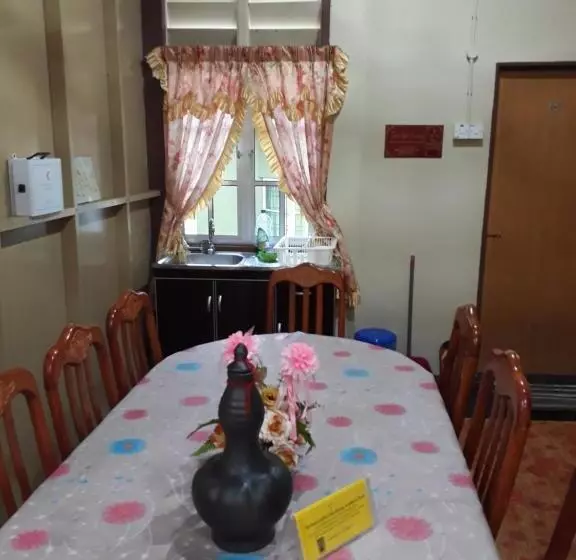 ペンション Teratak Opah Kamunting