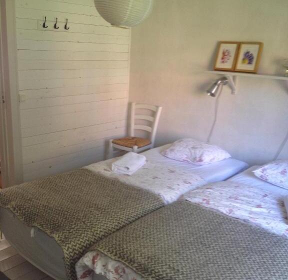 تختخواب و صبحانه Säbyholms Gård