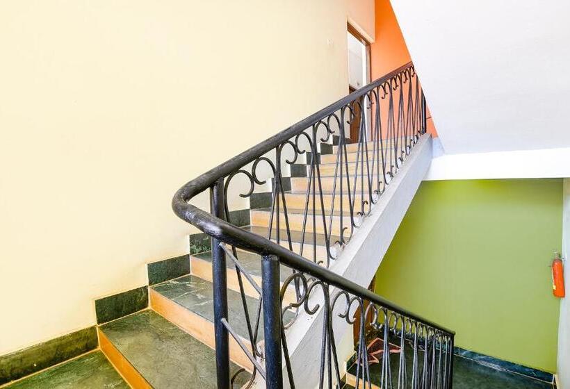 Hotel Super Townhouse Candolim