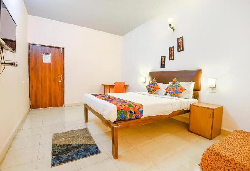 Hotel Super Townhouse Candolim
