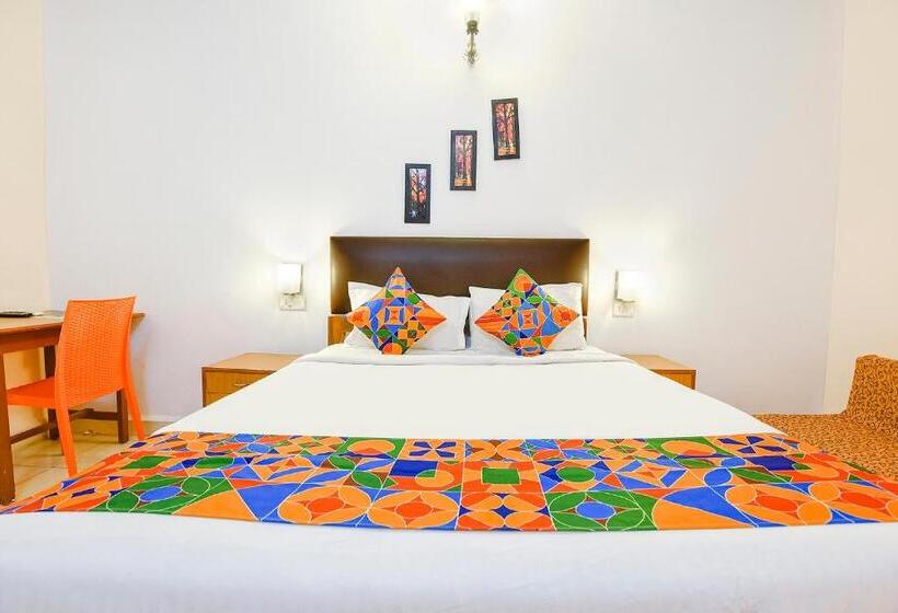 Hotel Super Townhouse Candolim