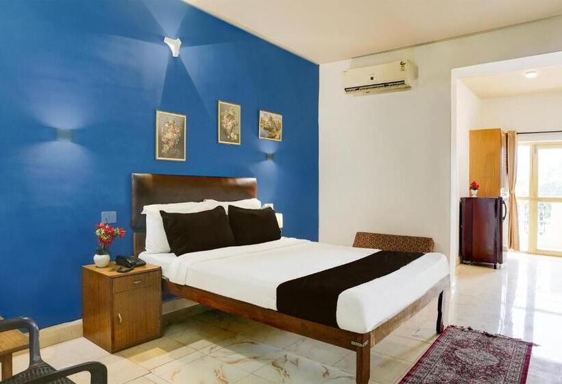Hotel Super Townhouse Candolim