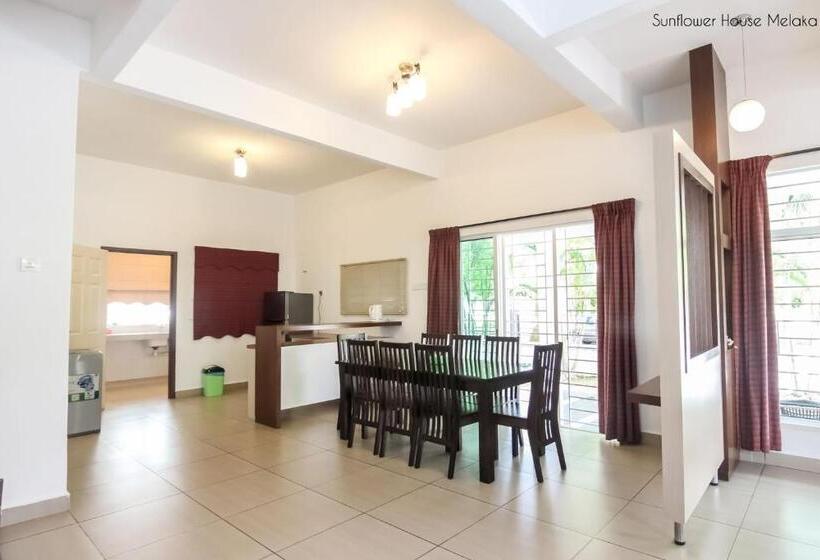 Hotel De Harmony Stay