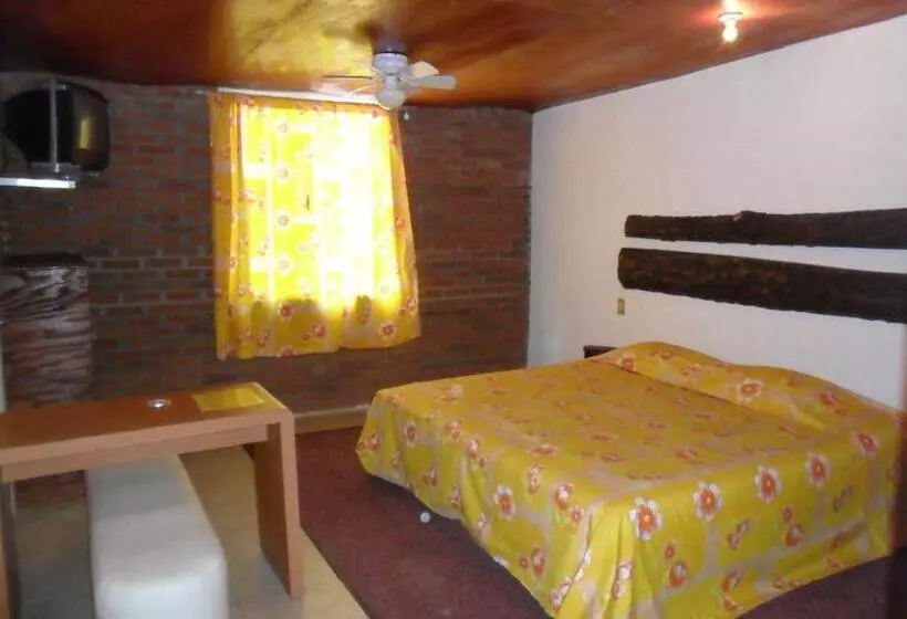 ホテル Valle De Bravo