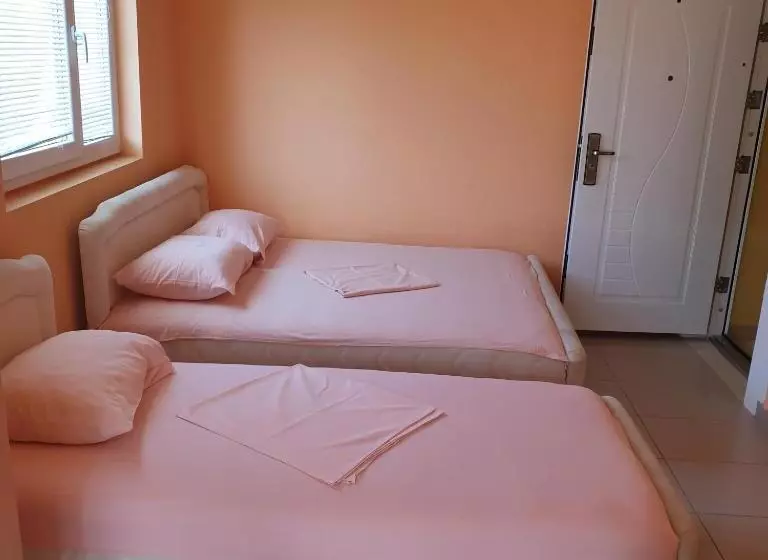 پانسیون Apartmans Hari