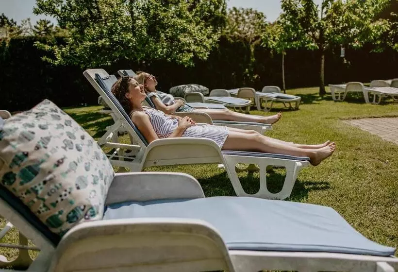 ペンション Kék Vendégház Family Resort