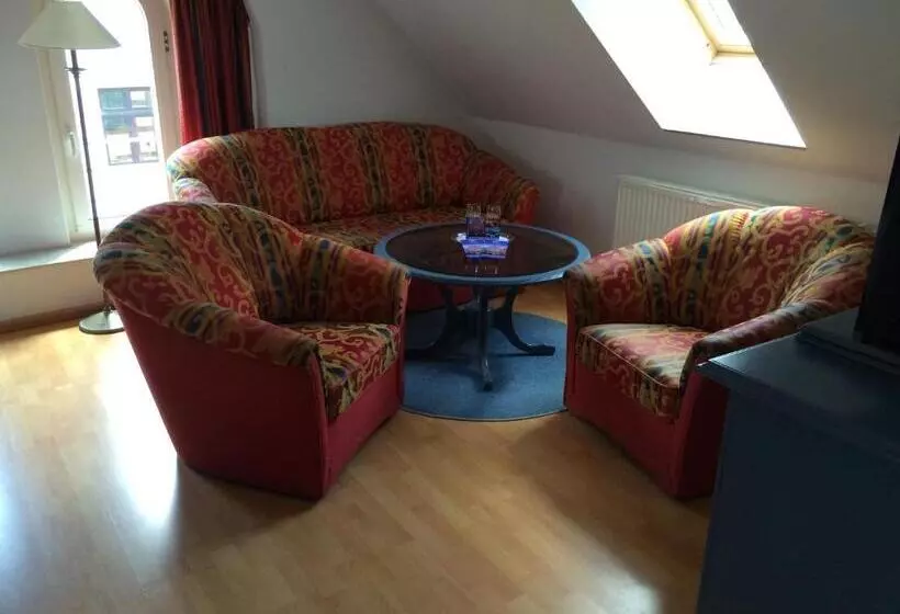 U Nautic Restaurant & Pension