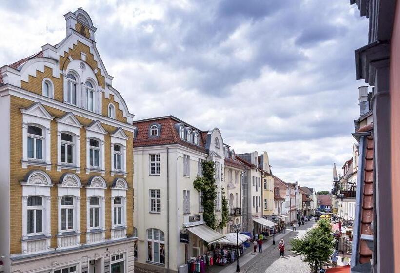 U Nautic Restaurant & Pension