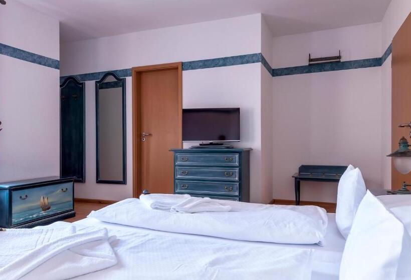 U Nautic Restaurant & Pension