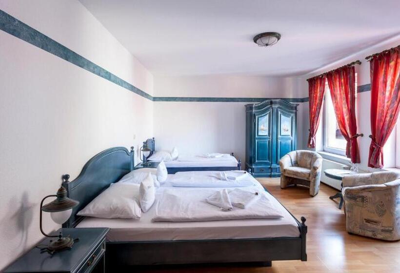 U Nautic Restaurant & Pension