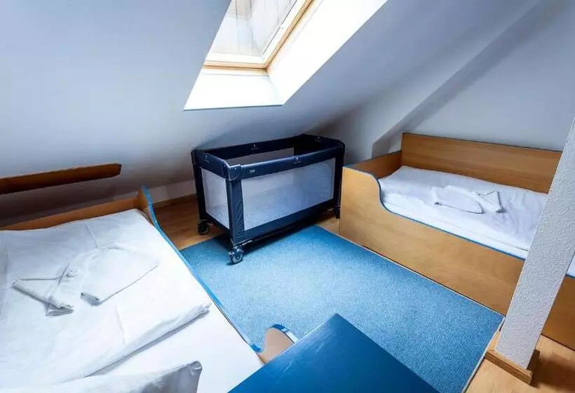 U Nautic Restaurant & Pension