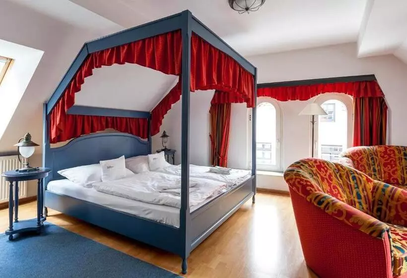 U Nautic Restaurant & Pension