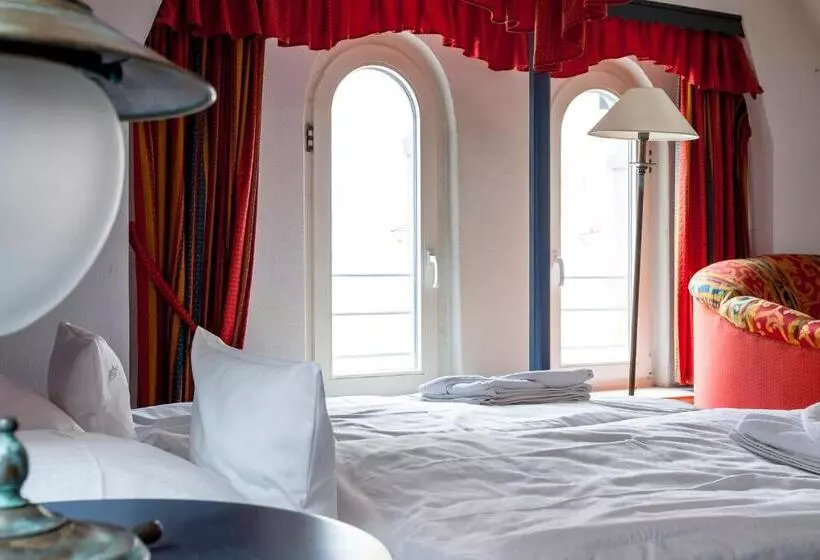 U Nautic Restaurant & Pension