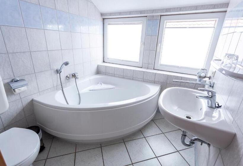 U Nautic Restaurant & Pension