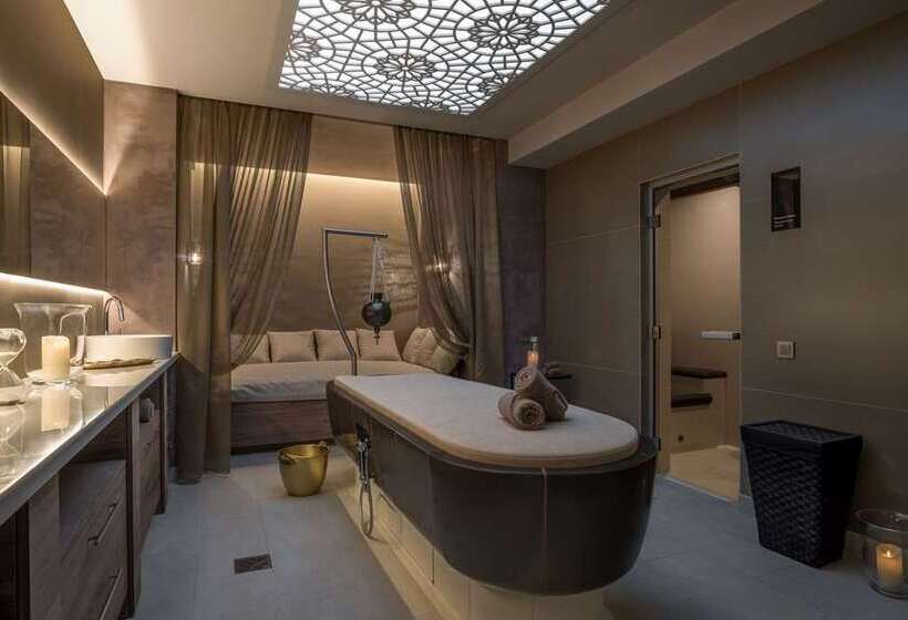 فندق Hilton Saint Petersburg Expoforum