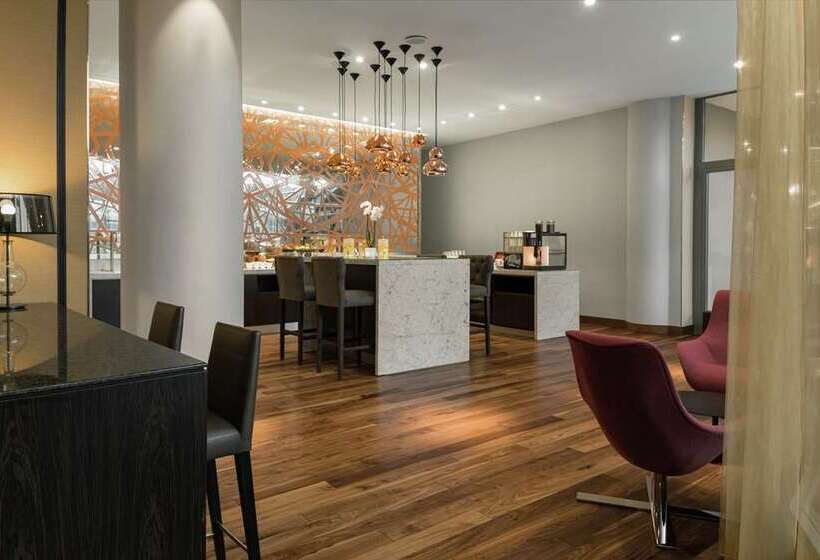 فندق Hilton Saint Petersburg Expoforum