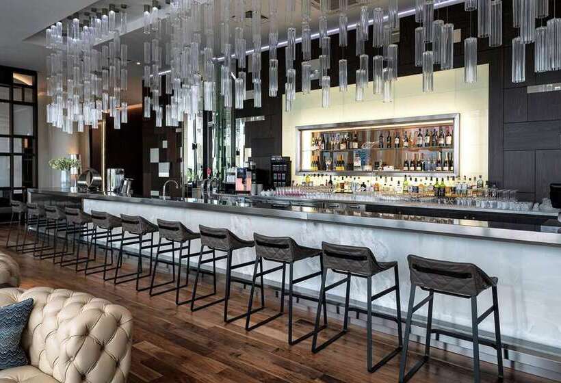 فندق Hilton Saint Petersburg Expoforum