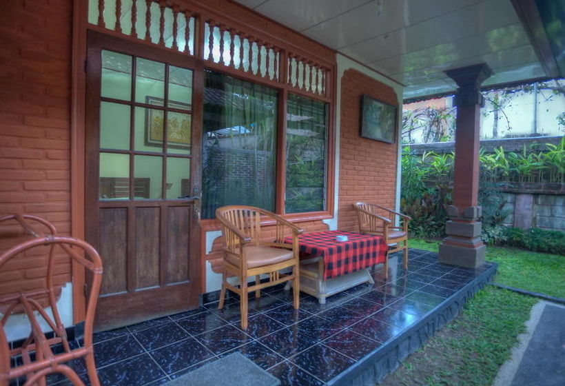 בית מלון כפרי Kesumasari Beach