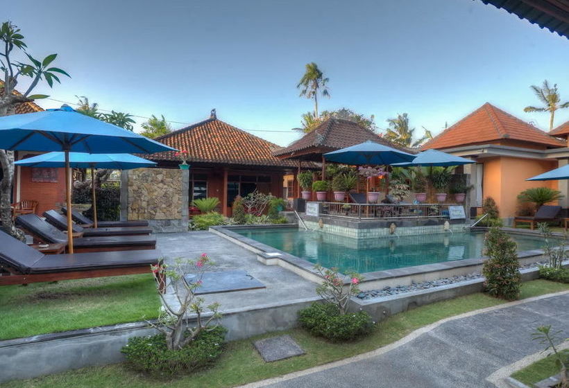 בית מלון כפרי Kesumasari Beach