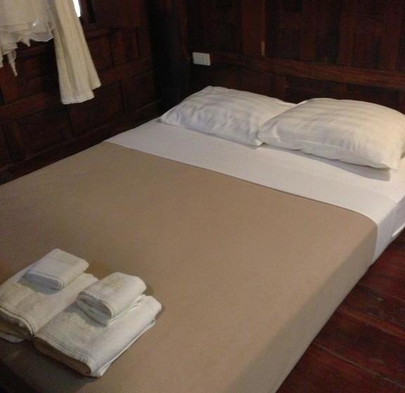 ホテル Luang Chumni Village