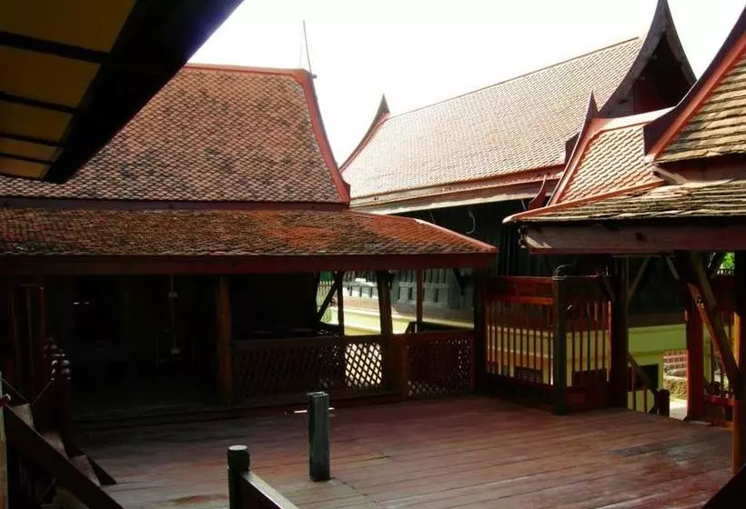 هتل Luang Chumni Village