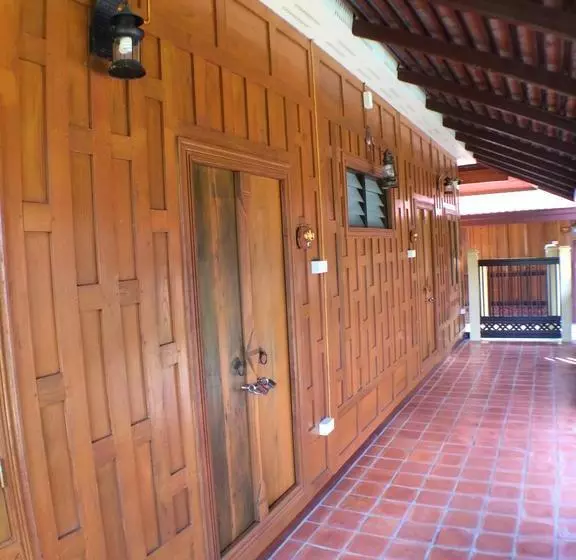 هتل Luang Chumni Village